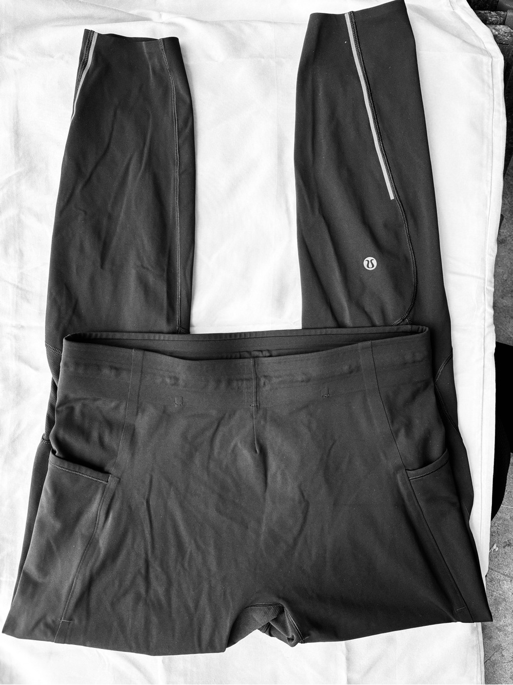 Lululemon Black Athletic Leggings with Reflective Zip Detail Size L